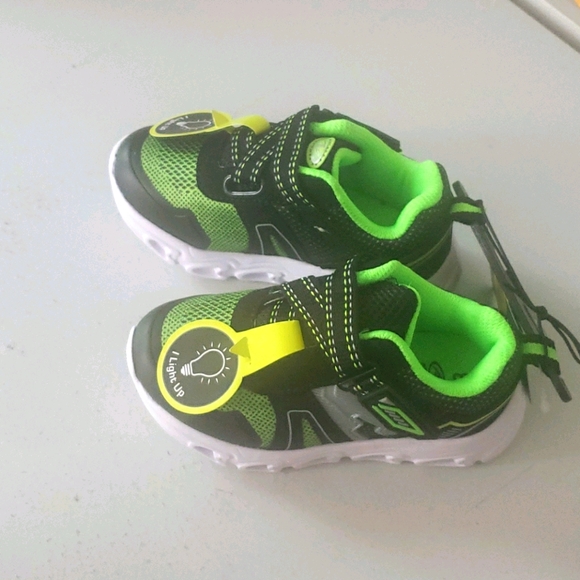 Athletic Works light-up sneakers 👟 - Picture 4 of 4